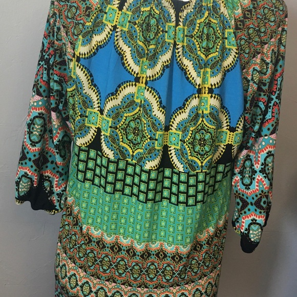Susan Lawrence 3/4 sleeve colorful top - Picture 5 of 7